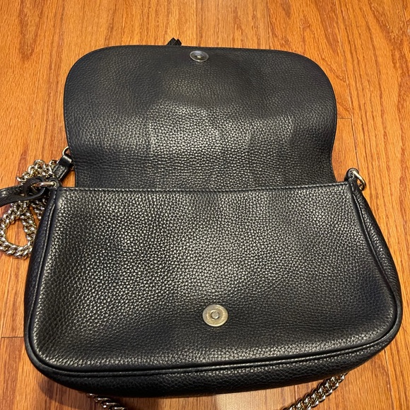 Authentic Gucci Crossbody - Picture 7 of 10